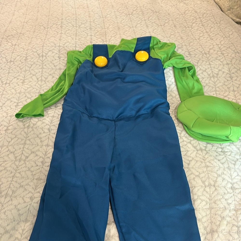 Super Mario Brothers Luigi Costume - size 7/8. Worn once in great condition. - Picture 2 of 8
